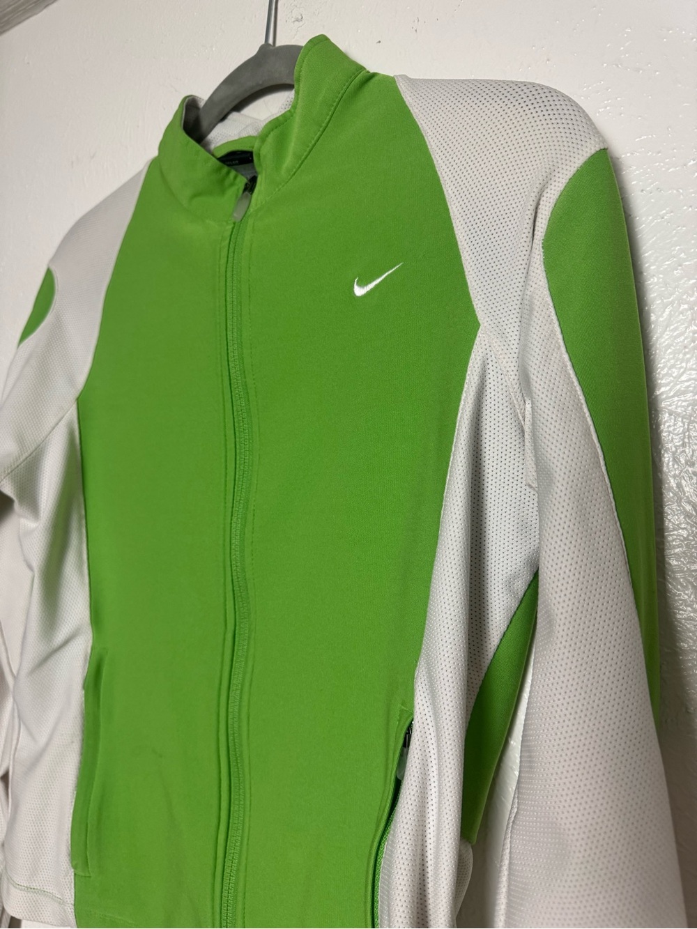 NIKE Bright Green & White Running Jacket - Picture 4 of 9